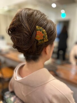 桜ギンザ (Ginza) ショートカットの和装アレンジ