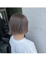 チーク(CHiiK)&nbsp;ベージュ×ボブ