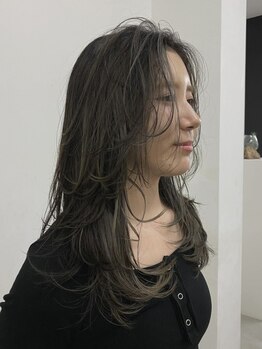 キー(kii)の写真/バリエーション豊富な透明感のあるデザインカラー・レイヤーカットが人気！オリジナルカラーでオシャレ度UP