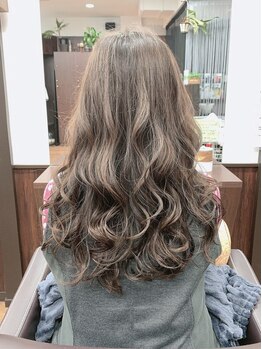 アソート 大曽根駅前店(ASSORT)の写真/【大曽根徒歩2分】“明るい白髪染め”で、大人女性の悩みを解決♪白髪染めでもオシャレを楽しめます★