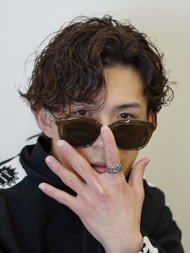 ビカム 名駅(become) 【サーフカールパーマ】センターパートコンマバング