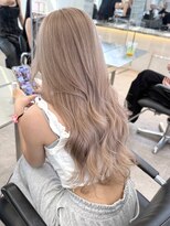 サンク 原宿 表参道(cinq) 原宿ミルクティーケアブリーチベージュカラーレイヤーカット前髪