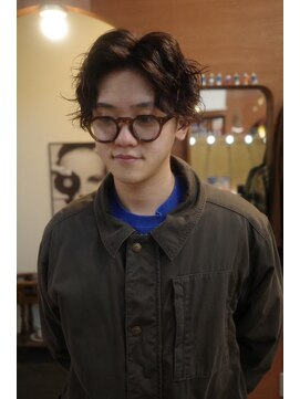 エディ(Edy) メンズセンターパート波巻きパーマケアパーマブラウンカラー岡山