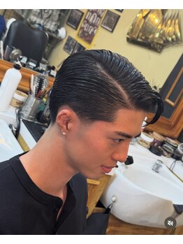 MR.BROTHERS CUT CLUB 福岡店【ミスターブラザーズ カットクラブ】の写真/福岡上陸！ミリ単位のフェード×骨格補正で魅せる。ストリートで際立つ極上のクラシックバーバースタイル