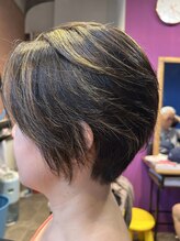 ポラリス ハイライトショートボブ
