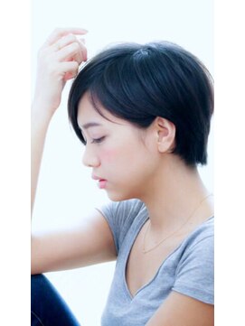 メルクマール(MERKMAL) ヘルシーな大人ショート。