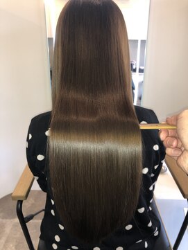 アールサロン アオヤマ(Rr SALON AOYAMA) プラチナミネコラストレート