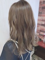 ヘアー リードレス(hair Re:dress)&nbsp;プラチナグレージュ無造作ウェーブシークレットハイライト小顔