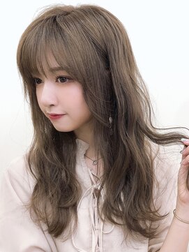 ベルム(Belme) ペールベージュ×ニュアンスほつれウェーブ