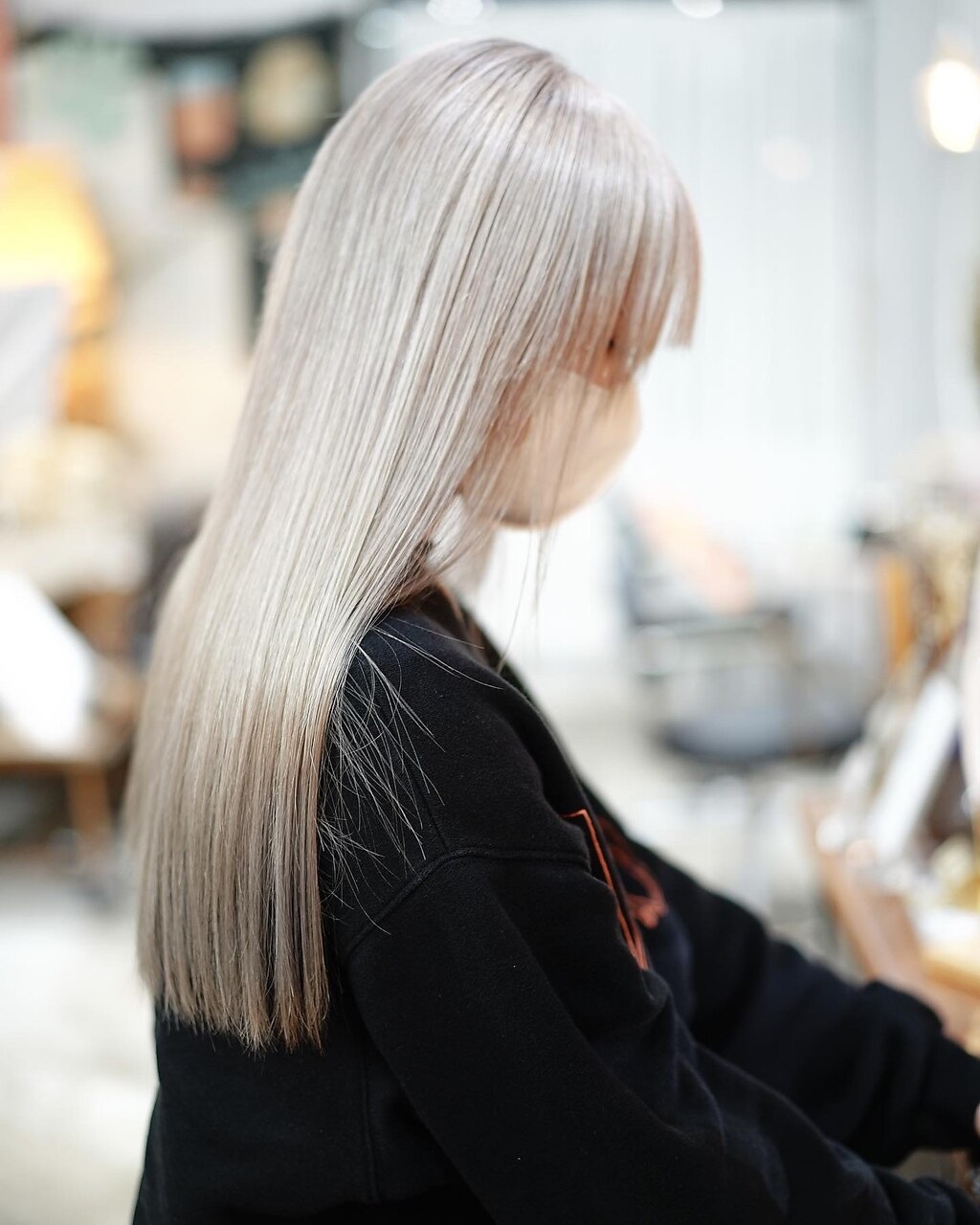顔周りレイヤー_ホワイトカラー：L175877377｜空のヘアスタイル