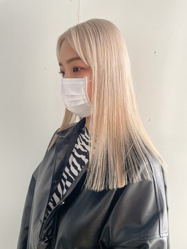 スー 渋谷(suu) 抜きっぱなしブロンドカラーインナーカラーレイヤーカット金髪