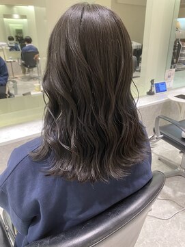 リー 尼崎(Lee) ミディアムつや髪デザイン