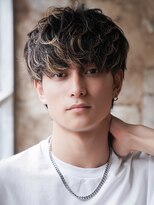 カライング(ing) スーツ短髪ツーブロック束感モテる黒髪シークレットパーマ流行