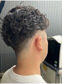 刈り上げパーマスタイル