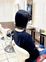 ハルキ ミナト ジャパン オオサカ(HARUKI MINATO japan OSAKA)&nbsp;くびレイヤーエモージュ斜めバング小顔似合わせカットボブ