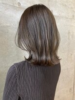 セル(CELL)&nbsp;グレージュカラー　レイヤー　　鎖骨ミディアム　外ハネミディ