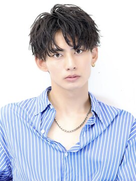 アーリー(Ali'i) 爽やかアップバングショートソフトツイストパーマ韓国マッシュ