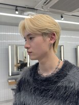 センターパート フェザーショート