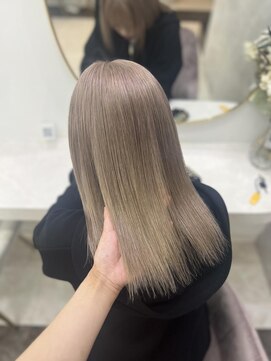 ラビス(Lovis) ミディアム/暗めカラー/デザインカラー/フェイスフレーミング