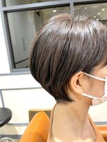 ネオリーブエム(Neolive em;)&nbsp;大人ショートスタイル　耳かけショート