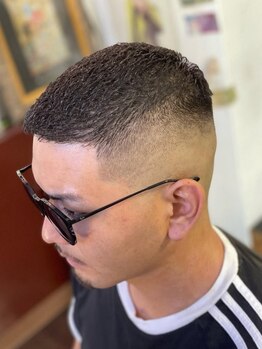 再現性の高いカットでONもOFFもキマる。ヘアカットはもちろん、男性の髪の悩みや頭皮の悩みまで解決！