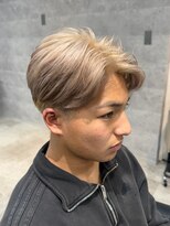 ルイス(L'wis)&nbsp;渋谷 メンズハイトーン 初ブリーチ ミルクティベージュ 学割