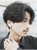 原宿シャドウパーマメンズカットセンターパート刈り上げ低め