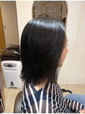 【50代の品格】ペタンコ回避！ふんわり外ハネミディ
