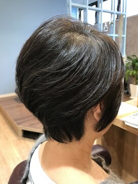 スターズヘアラウンジ(stars hair lounge) ボリュームの気になる方にオススメショート