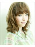 女らしいほつれウェーブとクールバングで甘辛ミックス