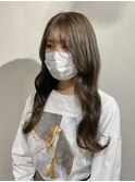透明感オリーブグレージュ