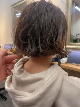 ロット 横浜店(lot) ぱつっとボブ/ショートボブ/ゆるふわ[横浜駅]