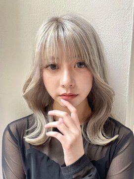 オーシャントーキョー サニー 原宿(OCEAN TOKYO Sunny) ミディアムレイヤーカット 韓国巻きヘア 韓国ヘア レイヤー