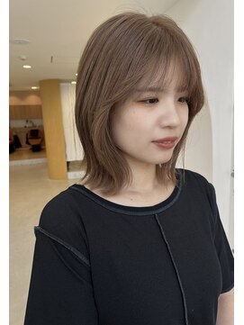 エマン(AIMANT) 大人くすみベージュ×くびれボブ