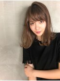 ひし形ミディアム　前髪あり　ハイライトベージュカラー