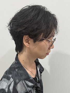 ヒュイル バイ ニアウ(Hwyl by Niau) メンズフェザーパーマフェザーショートスパイラルパーマ