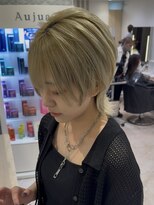 ケンジ 平塚 アネッタ(KENJE annetta)&nbsp;ハイトーン　マッシュウルフ　レディースカット