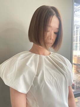 シア(sia) ぷつんとボブシャギーボブ心斎橋南船場大人女性髪質改善レイヤー