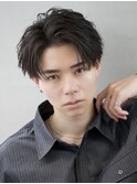 刈り上げツーブロかき上げショートアップバングビジネススーツ