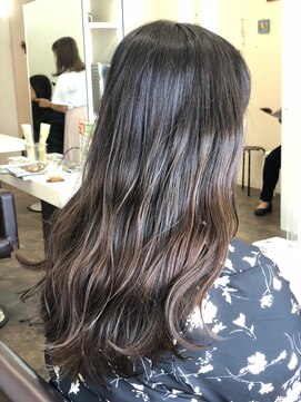 アリア トータルビューティー(Aria total beauty) ナチュラルグラデーション