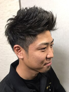 ヘアールームキュー(HAIR ROOM quu+) 刈り上げモヒカンカット