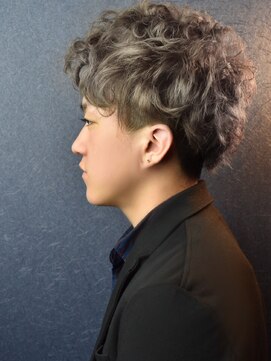 ヘアスタジオヘーフリヒ(HAIR STUDIO HoFLICH) 【新宿スワンが好きすぎて】