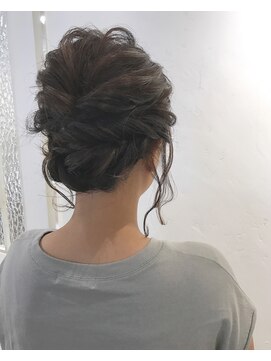 ヴァンクシー バイ ルナ(VANKCY by Luna) 大人カジュアルアレンジ 結婚式 大人ボブ 後れ毛 ヘアアレンジ