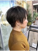 イルミナカラーの耳出しコンパクトショート