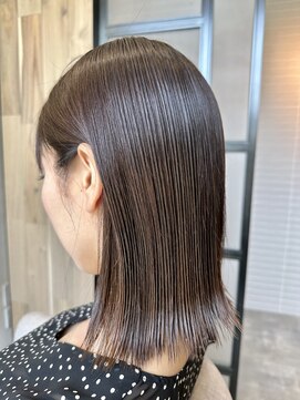 クレーヌ(CREINE) シアーベージュ切りっぱなしボブ/外ハネボブ