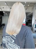 white blond　シルキーベージュ　髪質改善カラー　ブリーチ
