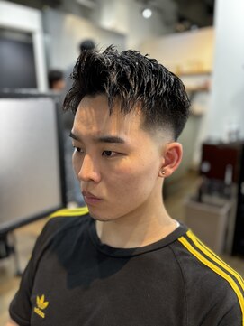 クロムトウキョウ ザ バーバー 新宿本店(CHROM TOKYO the Barber) フェード/ベリーショート/アッシュブラック/アッシュカラー