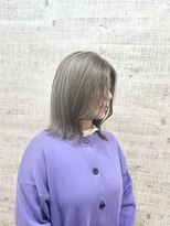 ララ(LALA)&nbsp;極細ハイライト×切りっぱなしボブ