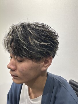 ハイプ(HYPE) 波巻き/メッシュ/スキンフェード/学割/白髪染め/縮毛矯正/韓国