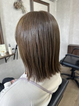 アルレン(Allen) アッシュブラウン【宇都宮/切りっぱなし/ボブ】